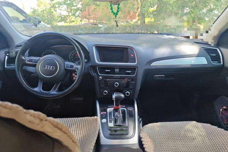 Used Audi Q5 2017 40 TFSI Technology Edition Center Console