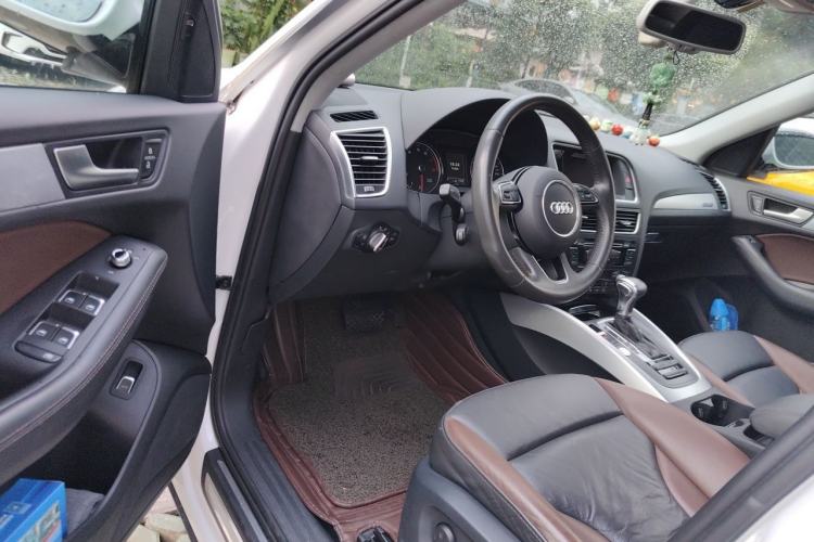 Used Audi Q5 2017 Plus 40 TFSI Technology Model Driver Seat