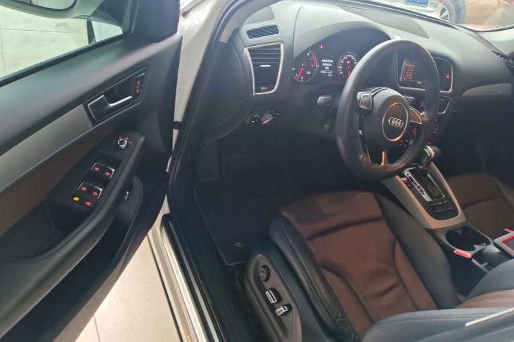 Used Audi Q5 2017 40 TFSI Ambition Edition Driver Seat