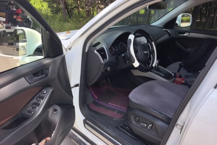Used Audi Q5 2017 Plus 40 TFSI Ambition Model Driver Seat
