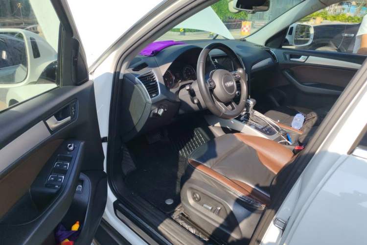 Used Audi Q5 2017 40 TFSI Technology Edition Driver Seat