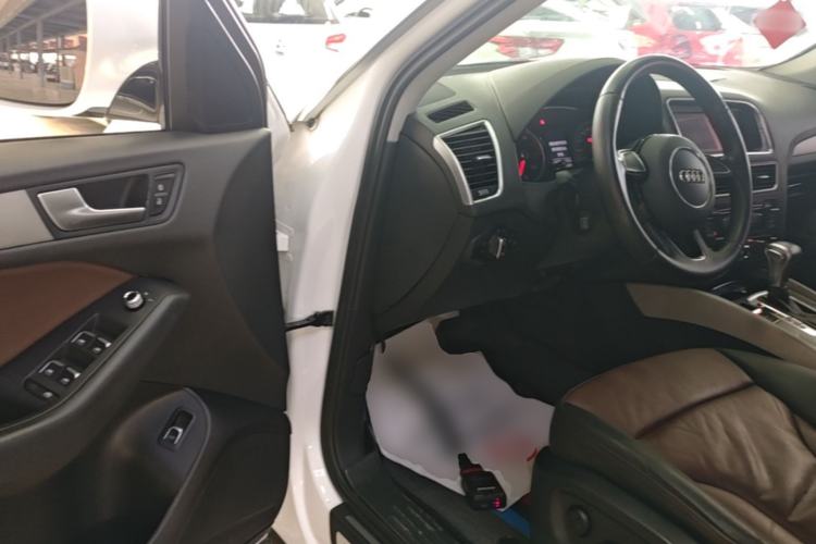 Used Audi Q5 2017 40 TFSI Ambition Edition Driver Seat