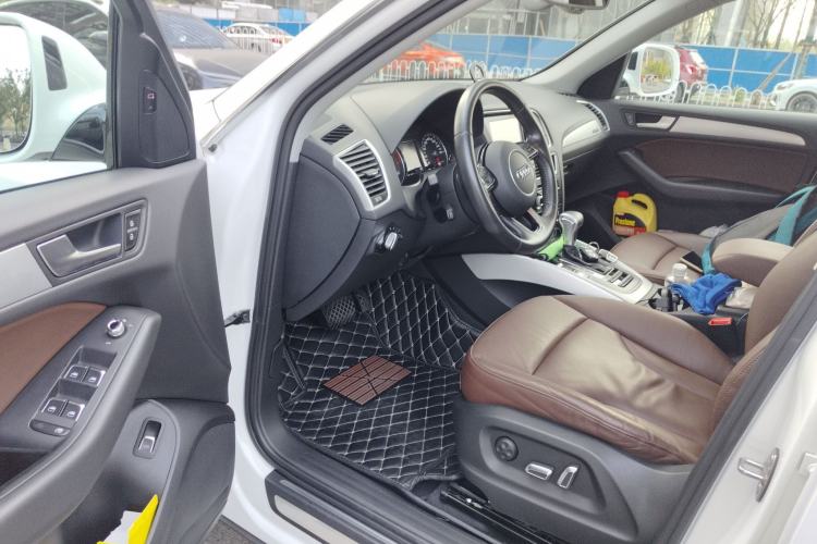 Used Audi Q5 2017 40 TFSI Technology Edition Driver Seat