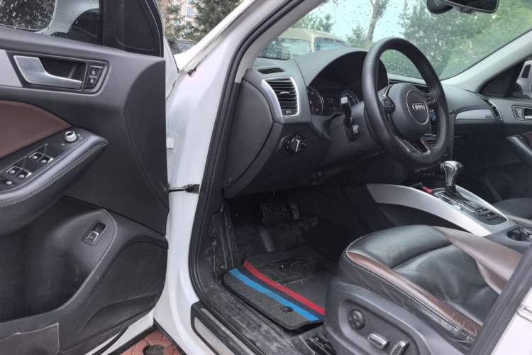 Used Audi Q5 2017 Plus 40 TFSI Technology Model Driver Seat