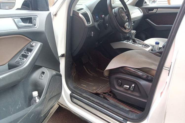 Used Audi Q5 2017 40 TFSI Ambition Edition Driver Seat