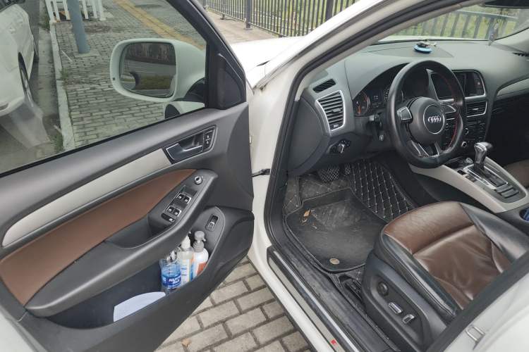 Used Audi Q5 2017 40 TFSI Ambition Edition Driver Seat
