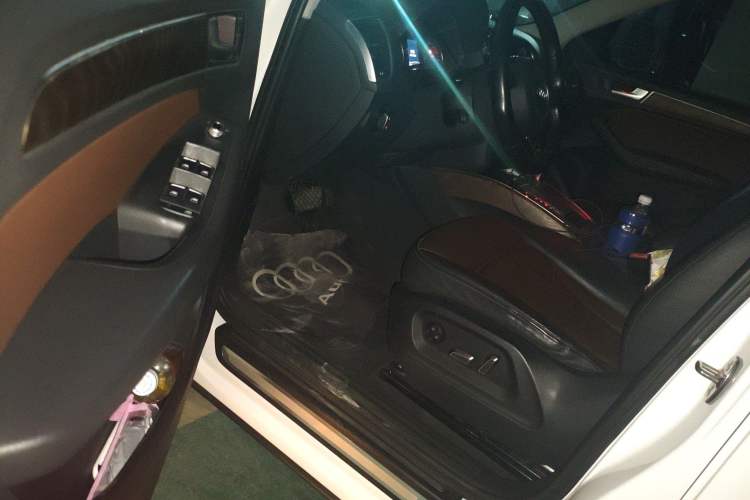 Used Audi Q5 2017 Plus 40 TFSI Ambition Model Driver Seat
