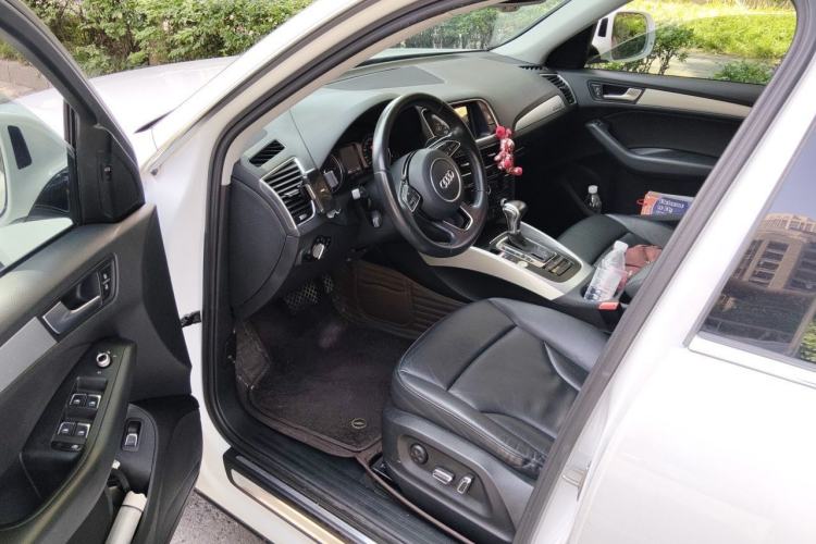 Used Audi Q5 2017 40 TFSI Technology Edition Driver Seat