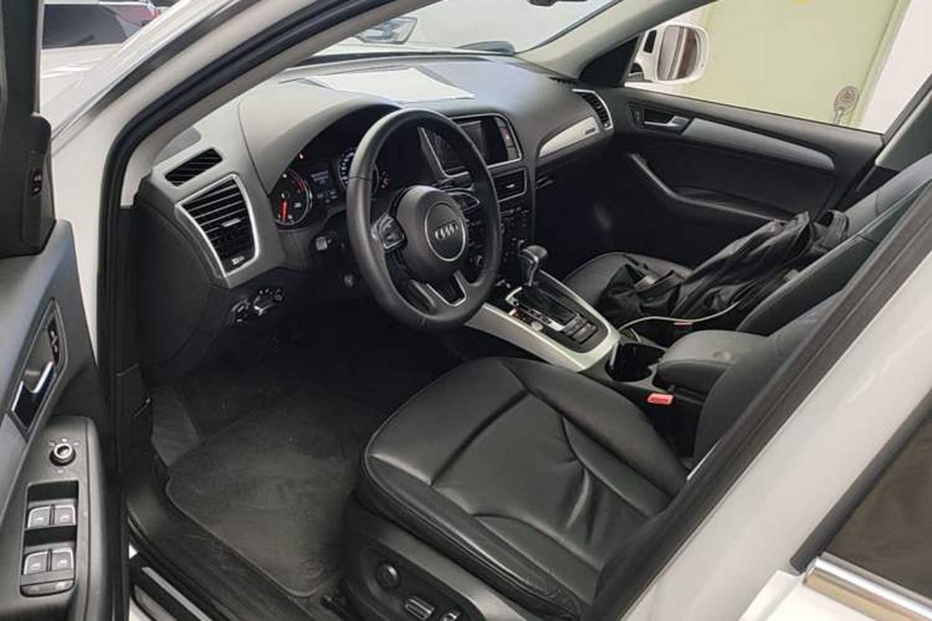 Used Audi Q5 2017 40 TFSI Technology Edition Driver Seat