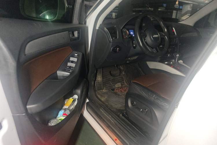 Used Audi Q5 2017 Plus 40 TFSI Ambition Model Driver Seat