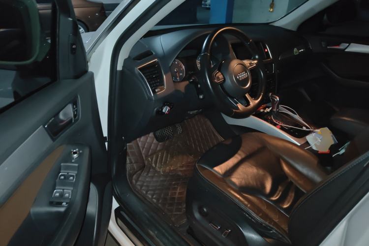 Used Audi Q5 2017 40 TFSI Technology Edition Driver Seat