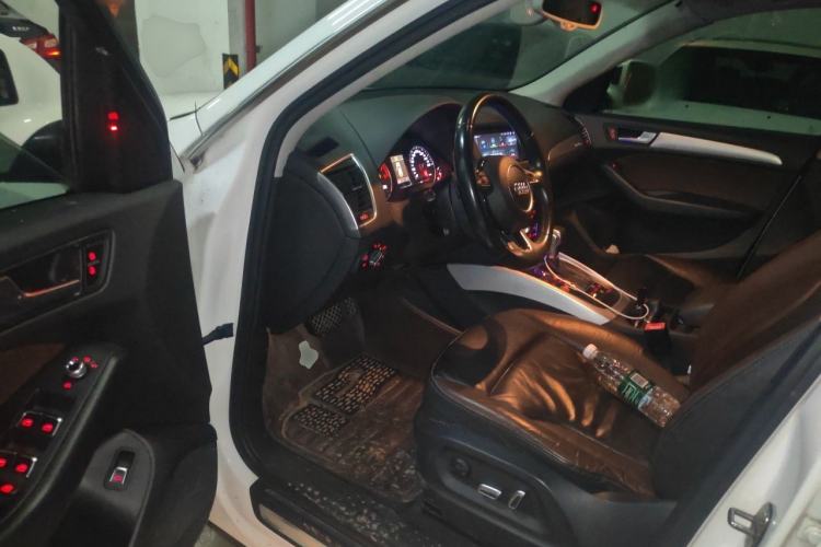 Used Audi Q5 2017 40 TFSI Technology Edition Driver Seat
