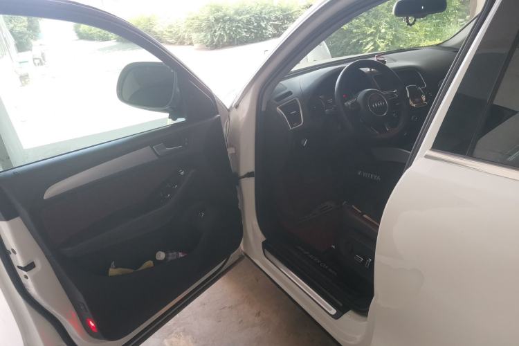 Used Audi Q5 2017 Plus 40 TFSI Technology Model Driver Seat