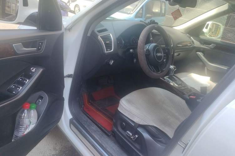 Used Audi Q5 2017 40 TFSI Technology Edition Driver Seat