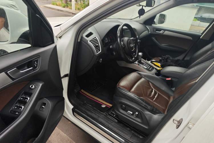 Used Audi Q5 2017 40 TFSI Ambition Edition Driver Seat