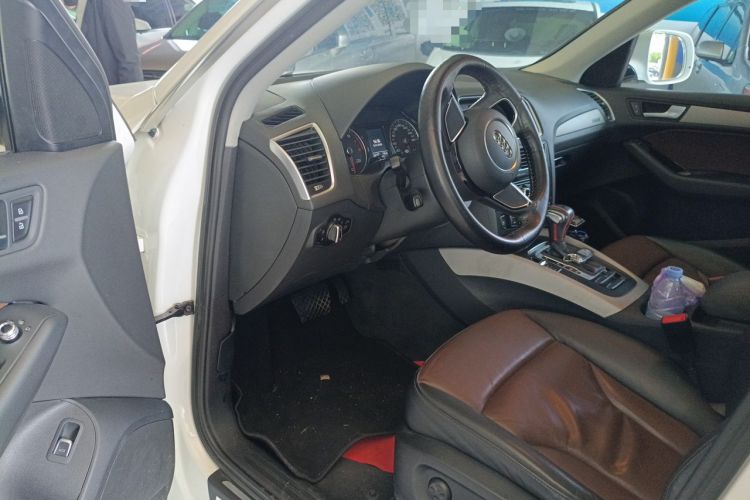 Used Audi Q5 2017 40 TFSI Ambition Edition Driver Seat