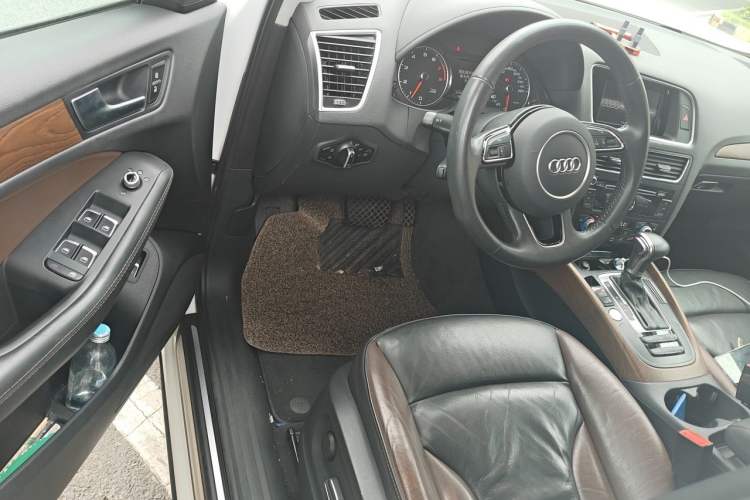 Used Audi Q5 2017 40 TFSI Technology Edition Driver Seat