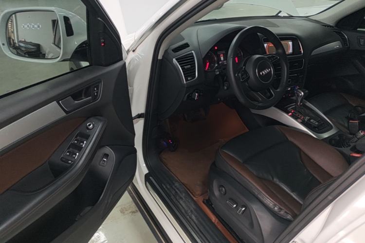 Used Audi Q5 2017 40 TFSI Technology Edition Driver Seat