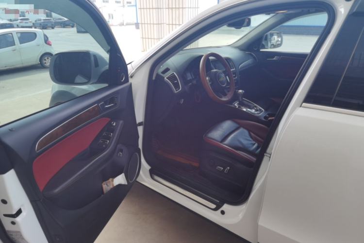 Used Audi Q5 2017 Plus 40 TFSI Comfort Model Driver Seat