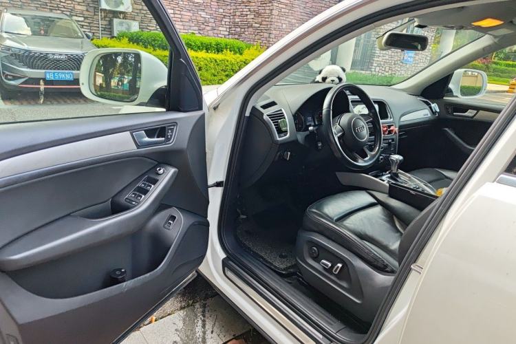 Used Audi Q5 2017 40 TFSI Ambition Edition Driver Seat