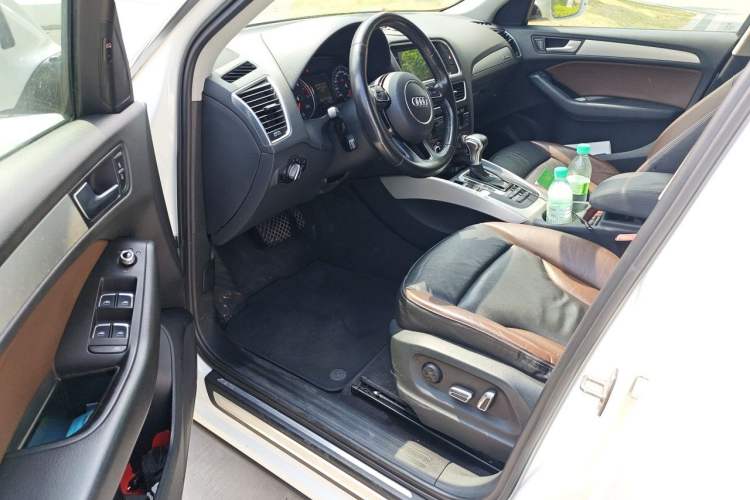 Used Audi Q5 2017 40 TFSI Technology Edition Driver Seat