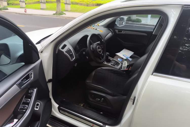 Used Audi Q5 2017 40 TFSI Ambition Edition Driver Seat