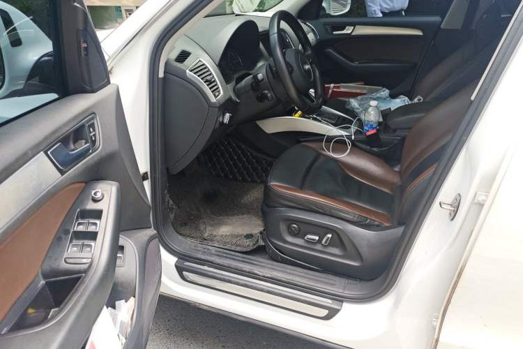 Used Audi Q5 2017 40 TFSI Technology Edition Driver Seat