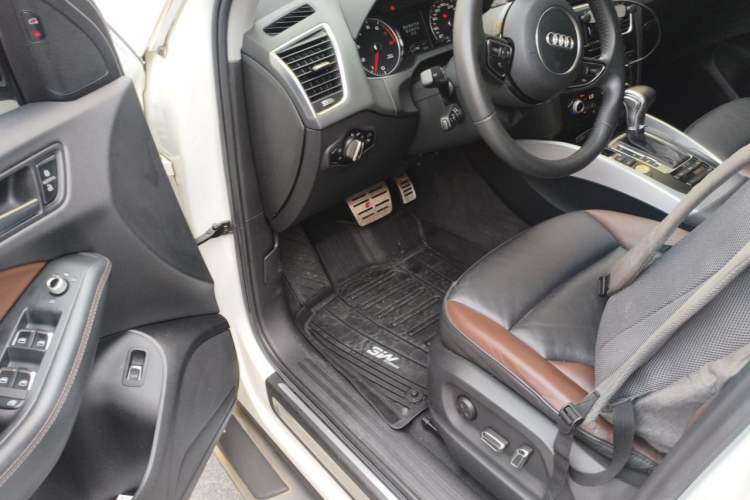 Used Audi Q5 2017 Plus 40 TFSI Technology Model Driver Seat