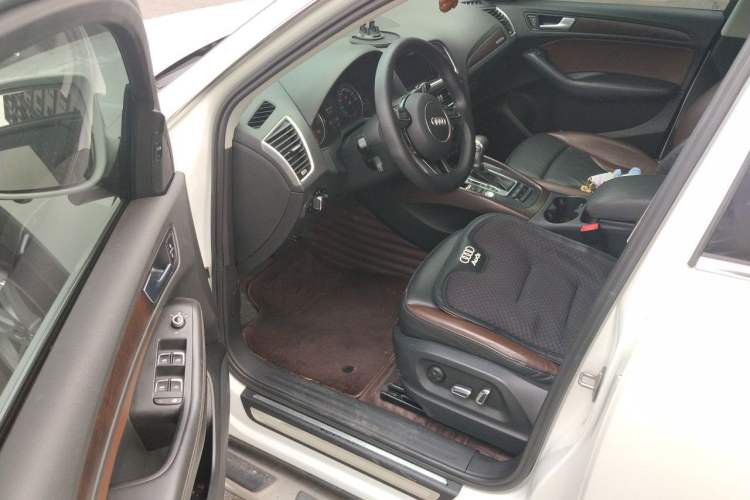 Used Audi Q5 2017 Plus 40 TFSI Technology Model Driver Seat