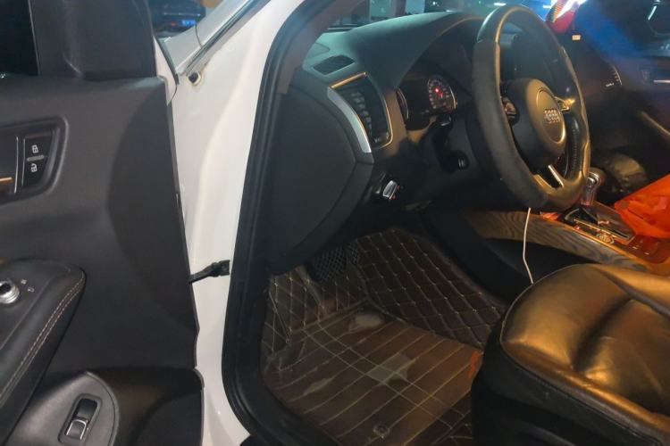Used Audi Q5 2017 Plus 40 TFSI Technology Model Driver Seat