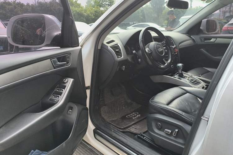 Used Audi Q5 2017 40 TFSI Ambition Edition Driver Seat