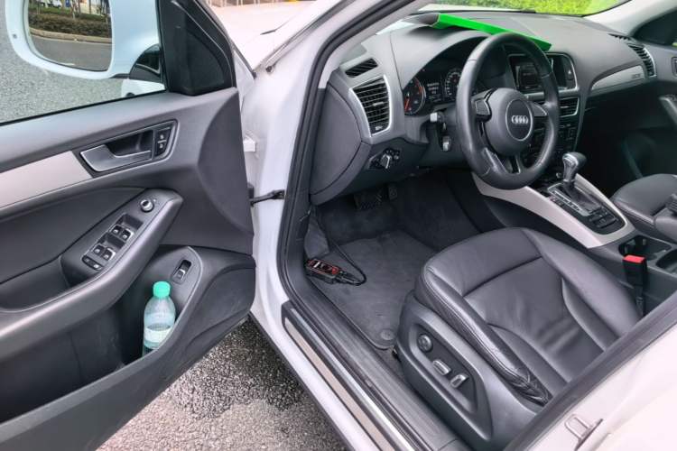 Used Audi Q5 2017 40 TFSI Ambition Edition Driver Seat