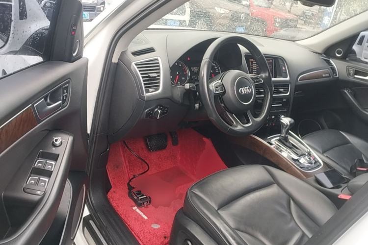 Used Audi Q5 2017 40 TFSI Comfort Model Driver Seat