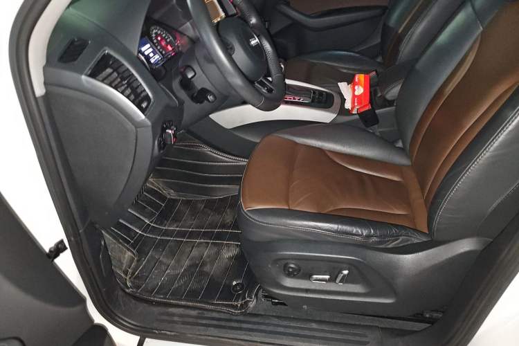 Used Audi Q5 2017 Plus 40 TFSI Ambition Model Driver Seat