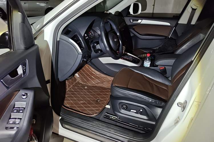 Used Audi Q5 2017 40 TFSI Ambition Edition Driver Seat