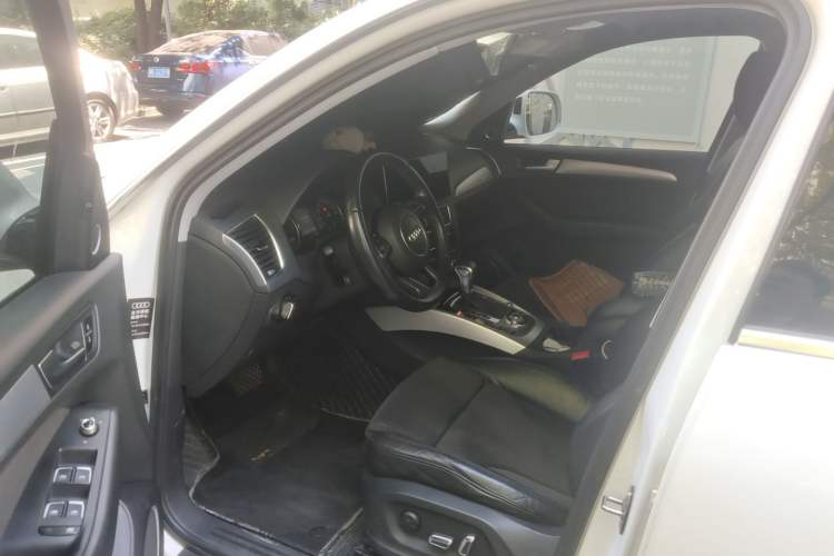 Used Audi Q5 2017 40 TFSI Dynamic Edition Driver Seat