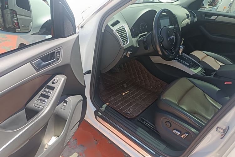 Used Audi Q5 2017 40 TFSI Ambition Edition Driver Seat