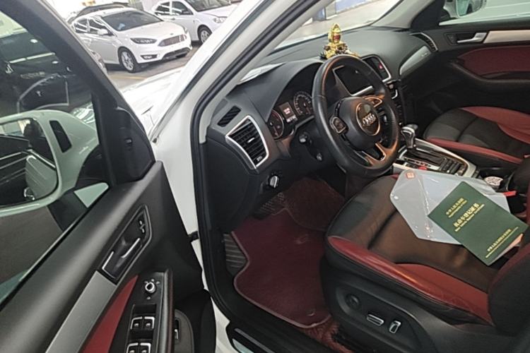 Used Audi Q5 2017 Plus 40 TFSI Technology Model Driver Seat
