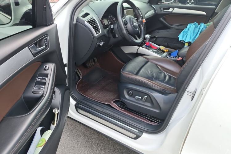 Used Audi Q5 2017 Plus 40 TFSI Technology Model Driver Seat