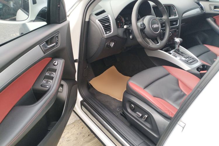 Used Audi Q5 2017 Plus 40 TFSI Technology Model Driver Seat
