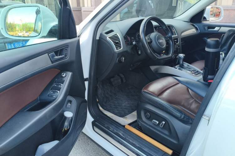 Used Audi Q5 2017 40 TFSI Ambition Edition Driver Seat