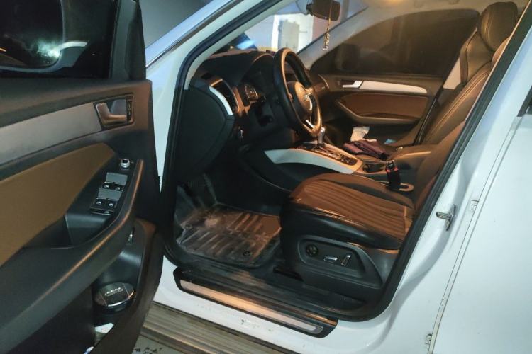 Used Audi Q5 2017 40 TFSI Ambition Edition Driver Seat