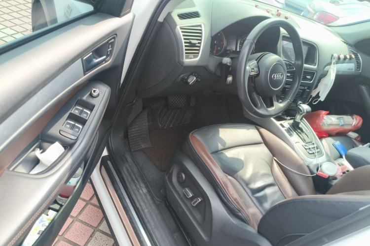 Used Audi Q5 2017 Plus 40 TFSI Technology Model Driver Seat