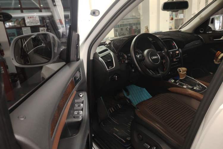 Used Audi Q5 2017 40 TFSI Comfort Model Driver Seat