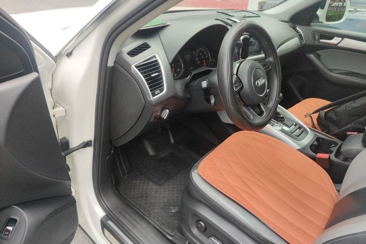 Used Audi Q5 2017 Plus 40 TFSI Technology Model Driver Seat