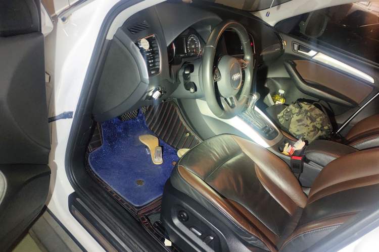 Used Audi Q5 2017 Plus 40 TFSI Technology Model Driver Seat