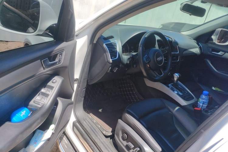Used Audi Q5 2017 40 TFSI Ambition Edition Driver Seat
