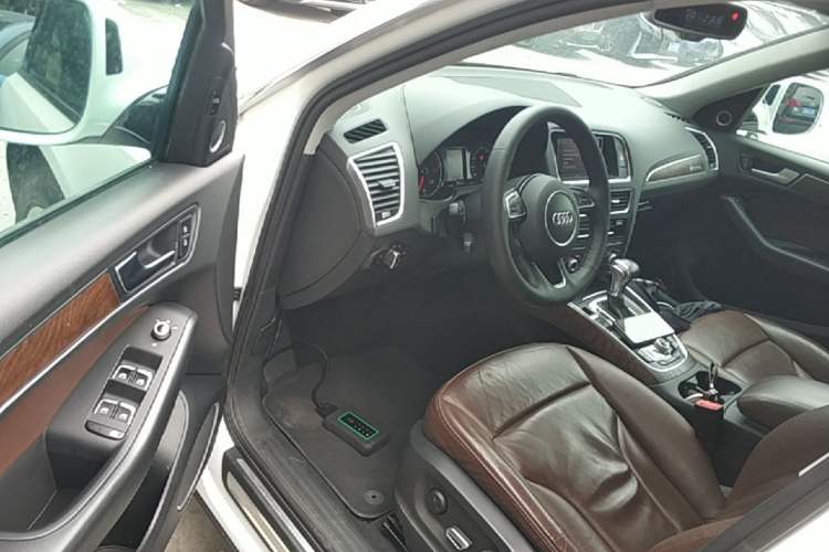 Used Audi Q5 2017 40 TFSI Comfort Model Driver Seat
