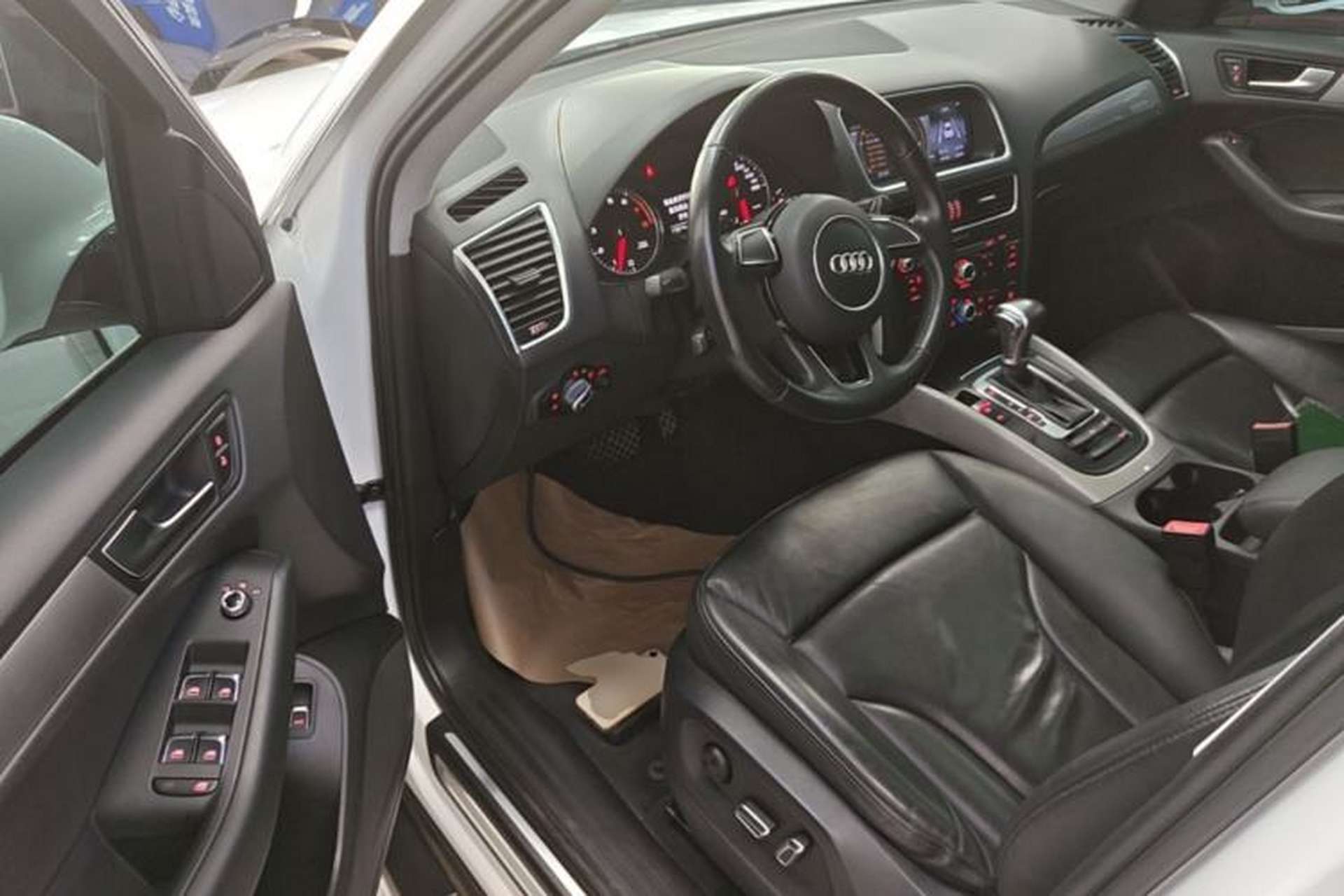Used Audi Q5 2017 40 TFSI Ambition Edition Driver Seat
