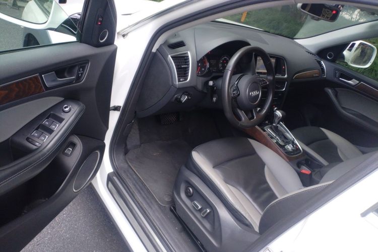 Used Audi Q5 2017 Plus 40 TFSI Comfort Model Driver Seat